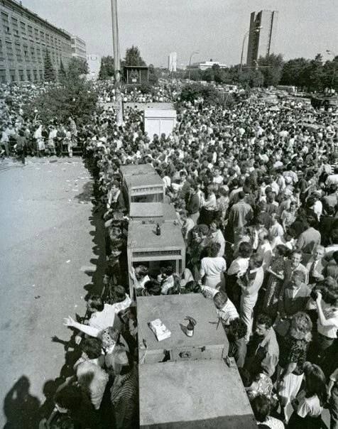 Очередь в МММ, Mocква 1990-e....